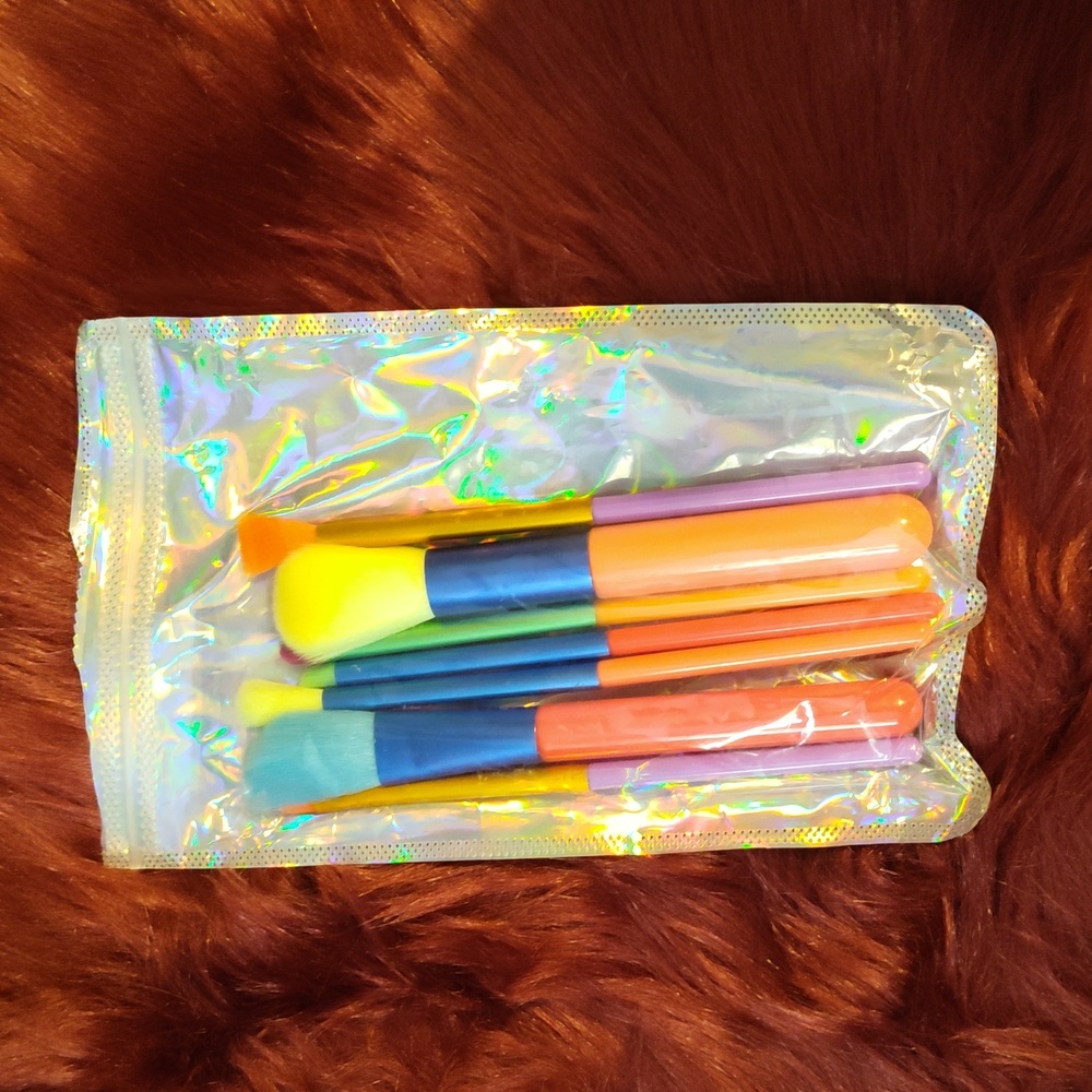 Makeup brushes
